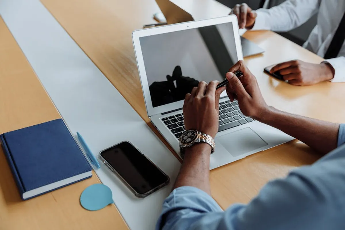 How kongotech.org Connects With the Way People Discover Websites Online for Mitteschoen Readers