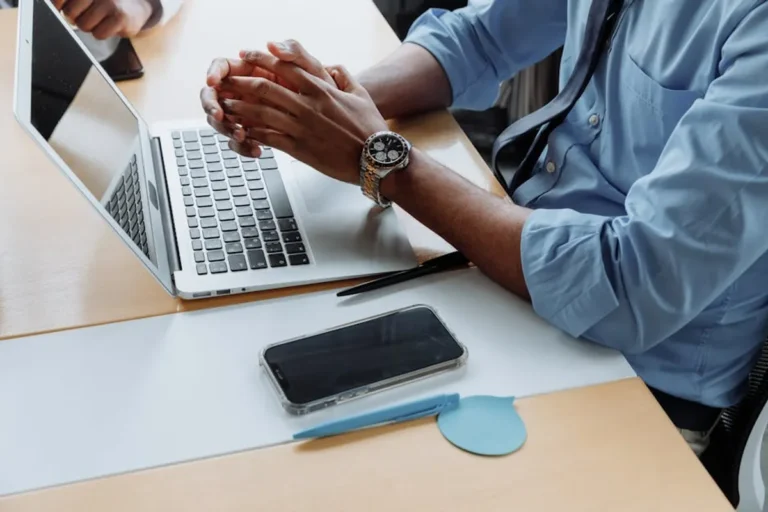 How uitly Connects With the Way People Discover Websites Online for Mitteschoen Readers